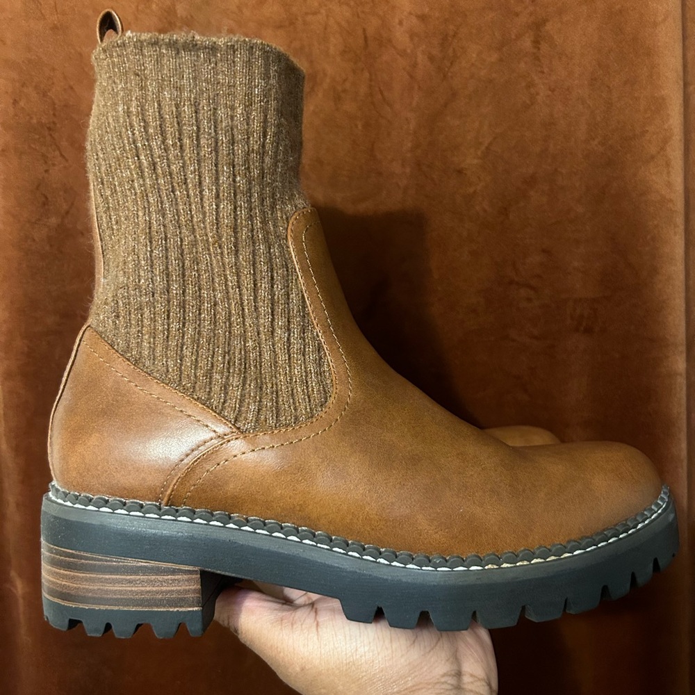 STYLISH WOMEN ANKLE BOOTS